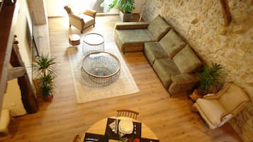 Apartamento luxo | 2 quartos, frigobar, espaço de trabalho para notebook