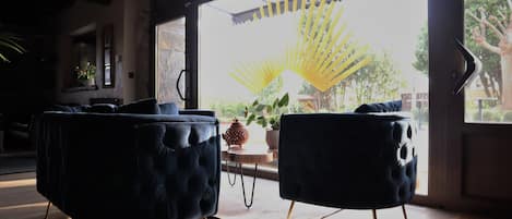 Televisor intel·ligent de 32 polzades amb canals digitals