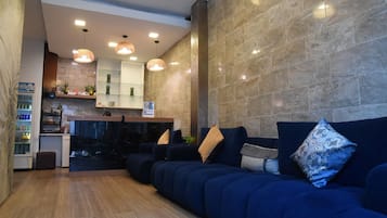 Quầy tiếp tân