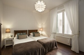 2 bedrooms, iron/ironing board, travel cot, free WiFi
