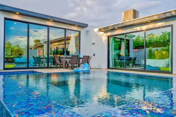 Beheizter Pool
