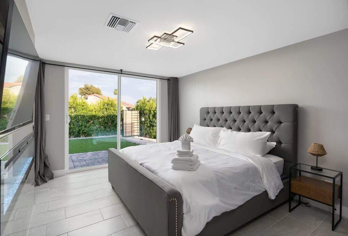 4 室のベッドルーム、アイロン / アイロン台、WiFi (無料)、ベッドシーツ