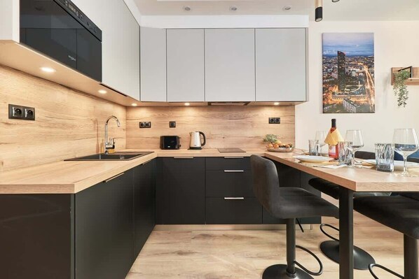 Fridge, oven, stovetop, dishwasher - Pet-friendly | Bedroom, balcony | Garage | Wroclaw (Wroclaw)