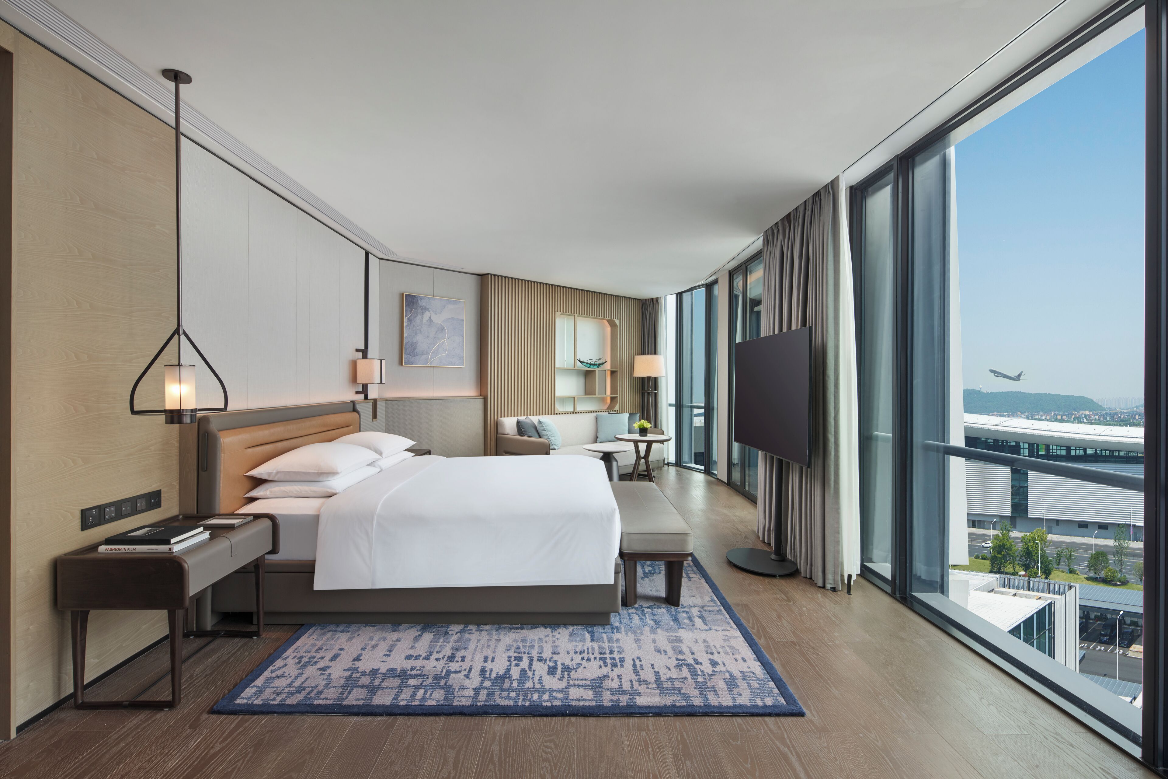 Habitación Club, 1 cama de matrimonio grande | Minibar, caja fuerte, escritorio y cortinas opacas