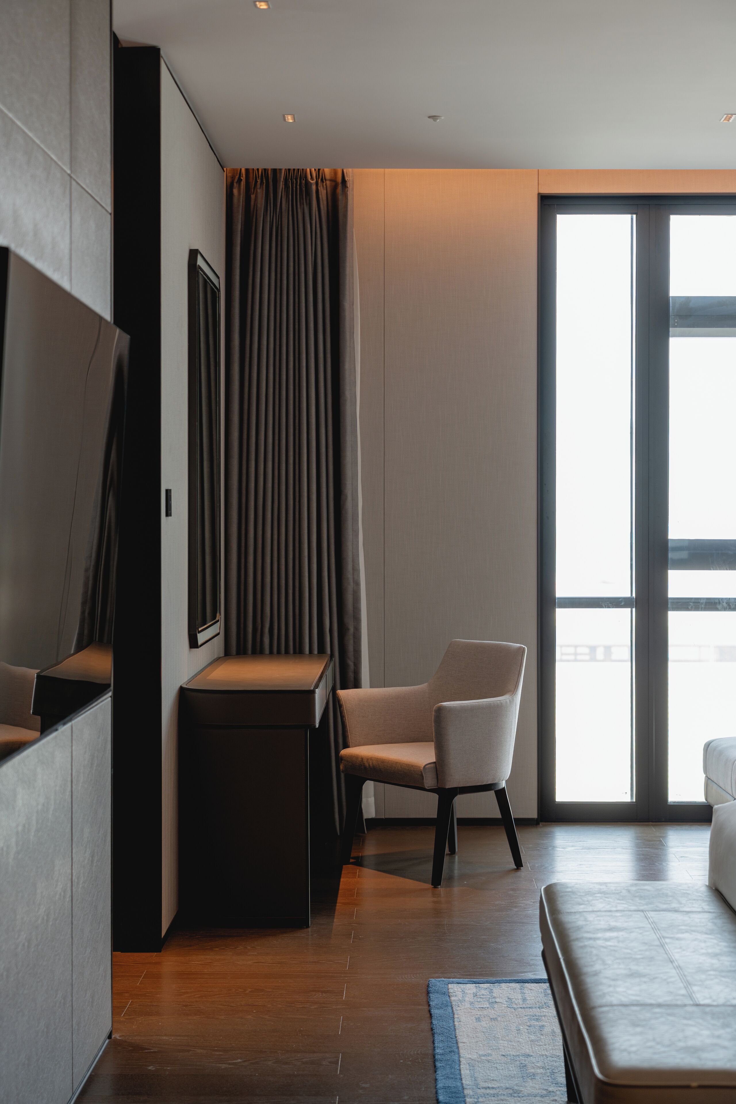 Suite (Regency) | Een minibar, een kluis op de kamer, een bureau, verduisterende gordijnen