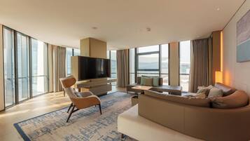 Executive-Suite | Minibar, Zimmersafe, Schreibtisch, Verdunkelungsvorhänge