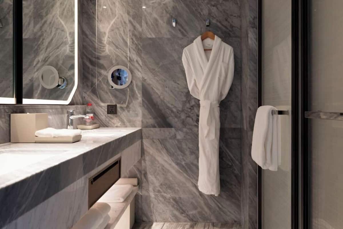 rainfall showerhead, free toiletries, hair dryer, bathrobes