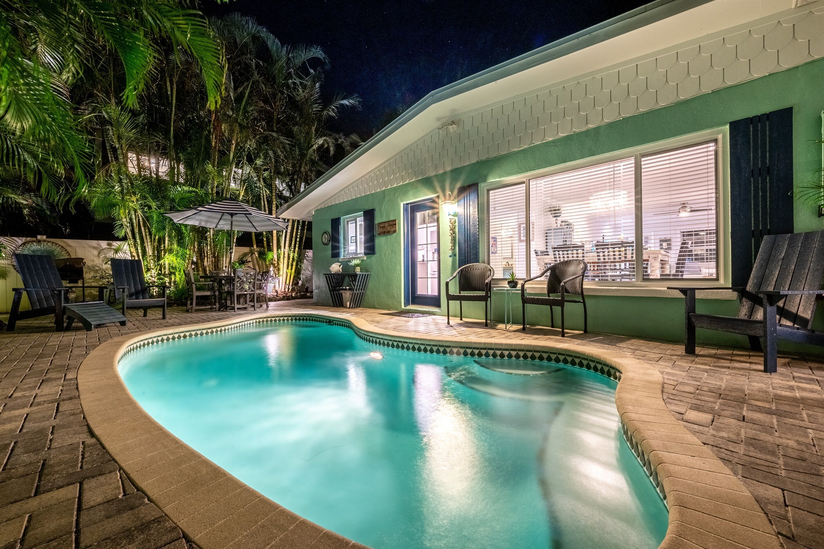 Peaceful Holmes by Beach Boutique Rentals