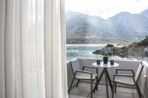 Deluxe Double Room, Sea View | In-room safe, blackout drapes, free WiFi, bed sheets