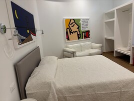 奢华客房 | 高档床上用品、羽绒被、加厚床垫、客房内保险箱