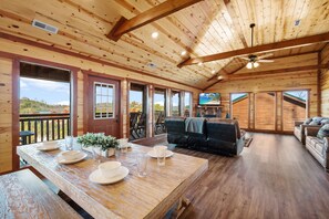 Interior - Splashing Heavenly Retreat- Indoor Pool, Theater, $560 In tickets each paid day (Sevierville)