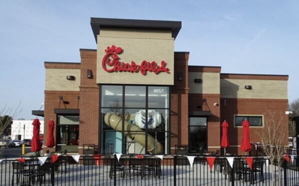 Exterior - Happy FALL! ๐๐ชต๐๐๐๐Family style home!! Prime location!! Near Christiana Hosp & UD (Newark)