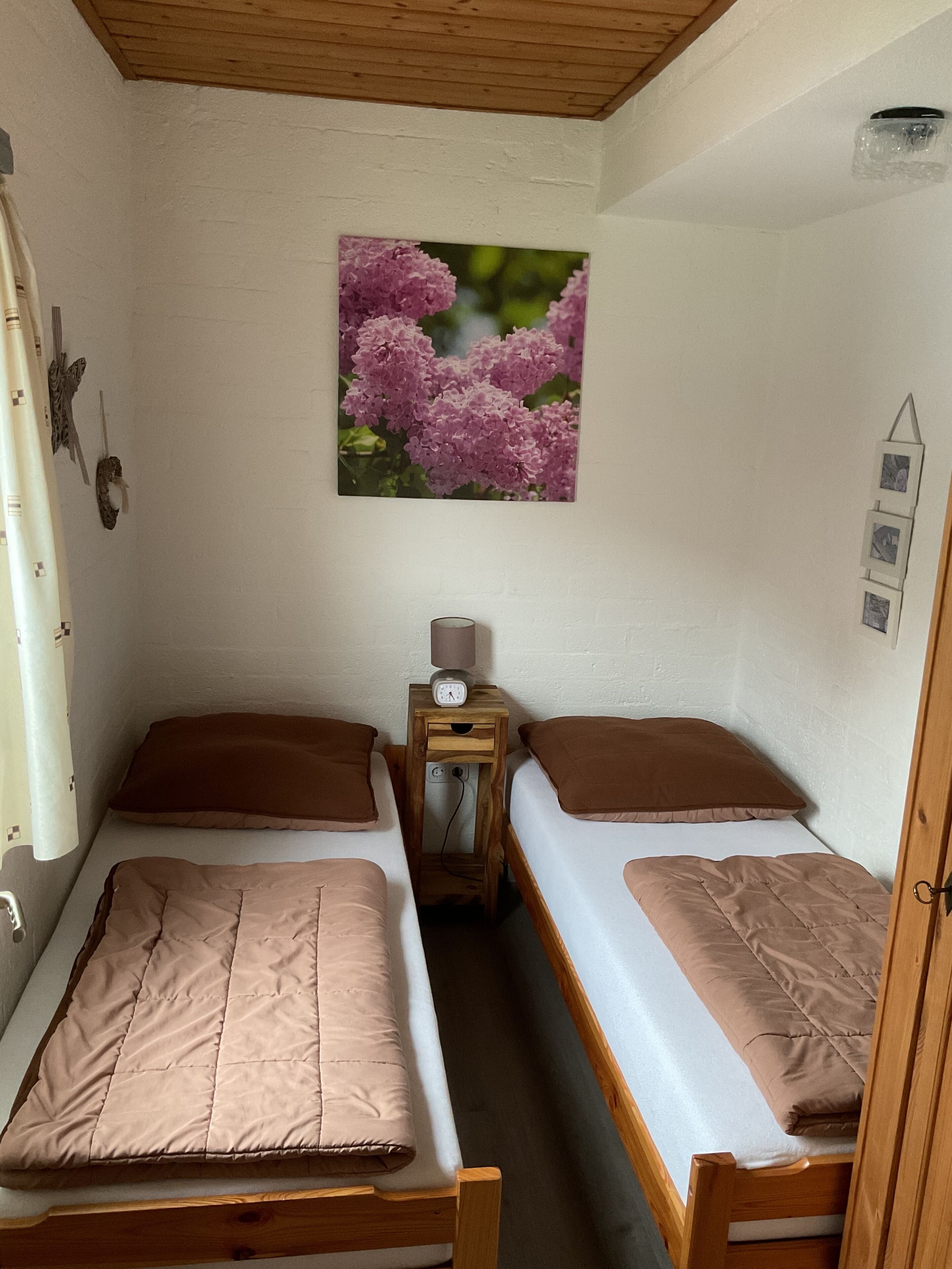 2 slaapkamers, een strijkplank/strijkijzer, reisbedje, gratis wifi