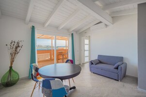 Televisión LCD 74 cm con canales de televisión vía satélite