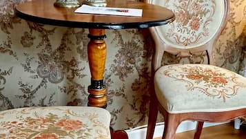 基础客房 | 免费 WiFi、床单