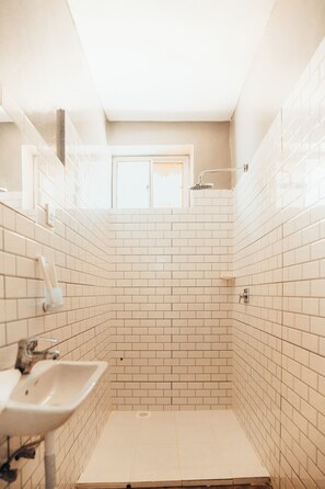 Standard Double Room, 1 Queen Bed | Bathroom | Shower, rainfall showerhead, hair dryer, slippers - The Kichwa House (Kiwengwa)