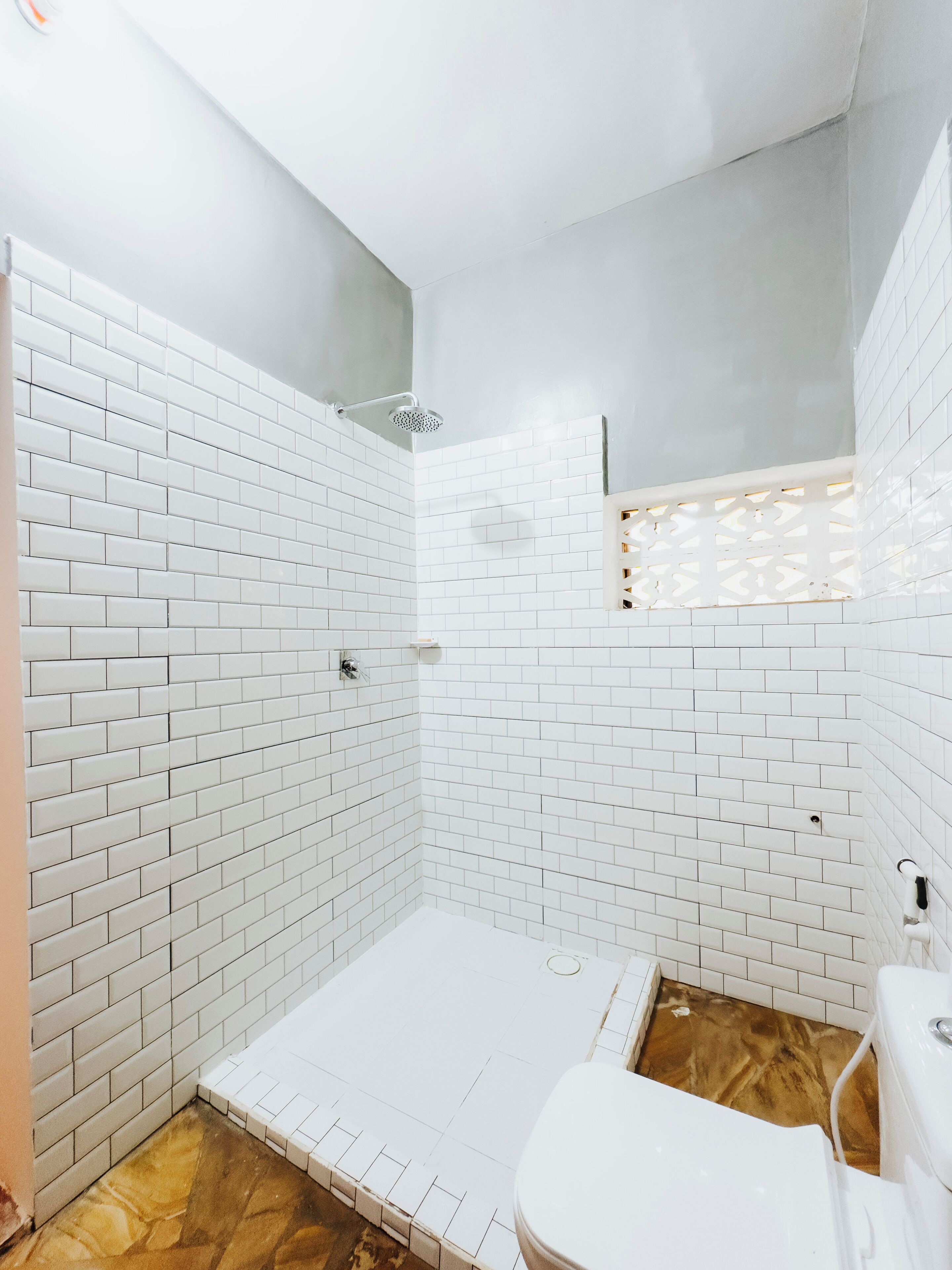 Standard Double Room, 1 Queen Bed | Bathroom | Shower, rainfall showerhead, hair dryer, slippers