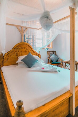 스탠다드 더블룸, 퀸사이즈침대 1개 | 셀렉트 컴포트 침대, 각각 다르게 가구 비치, 방음 설비, WiFi