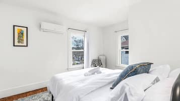 Desk, iron/ironing board, free WiFi, bed sheets