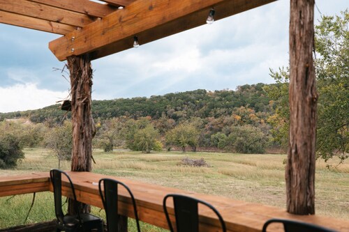 Brazos River Lodge on 15 acres