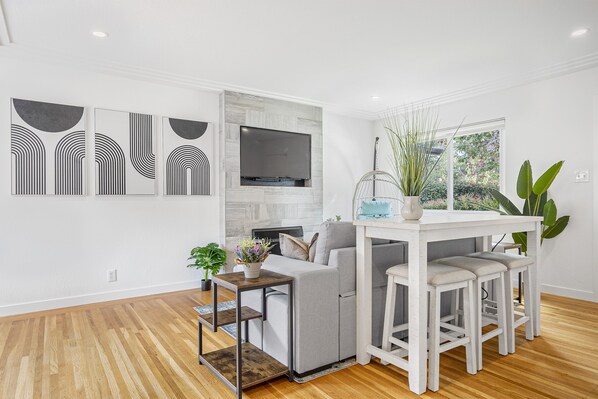 TV, fireplace, offices