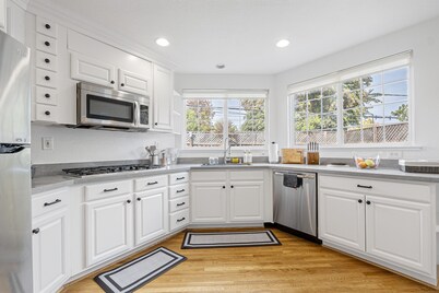 Charming and Bright 3Br home in San Jose