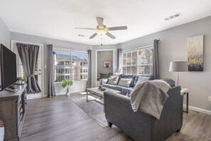 Condo, Multiple Beds, Balcony, Garden View (Brookside Retreat) | Interior