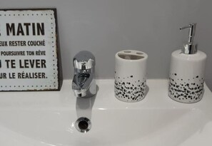 Shower - Bolbec Sweet Home (Bolbec)