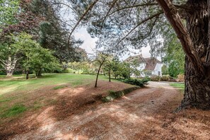 Property grounds - Sol Backen (Aldeburgh)
