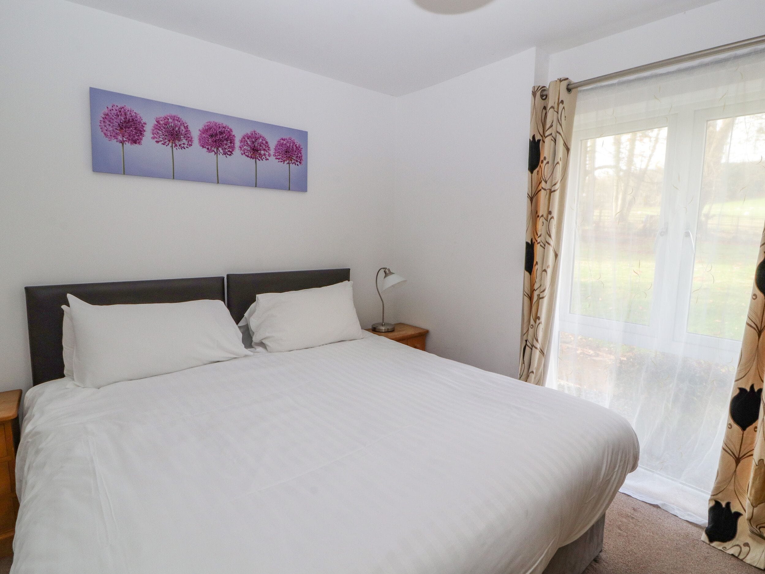 10 bedrooms, individually decorated, individually furnished, free WiFi