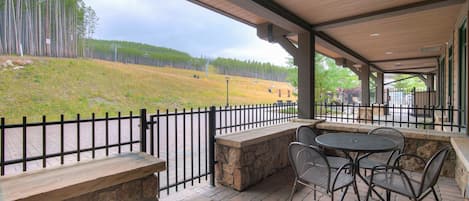 Condo, 1 Bedroom | Property grounds