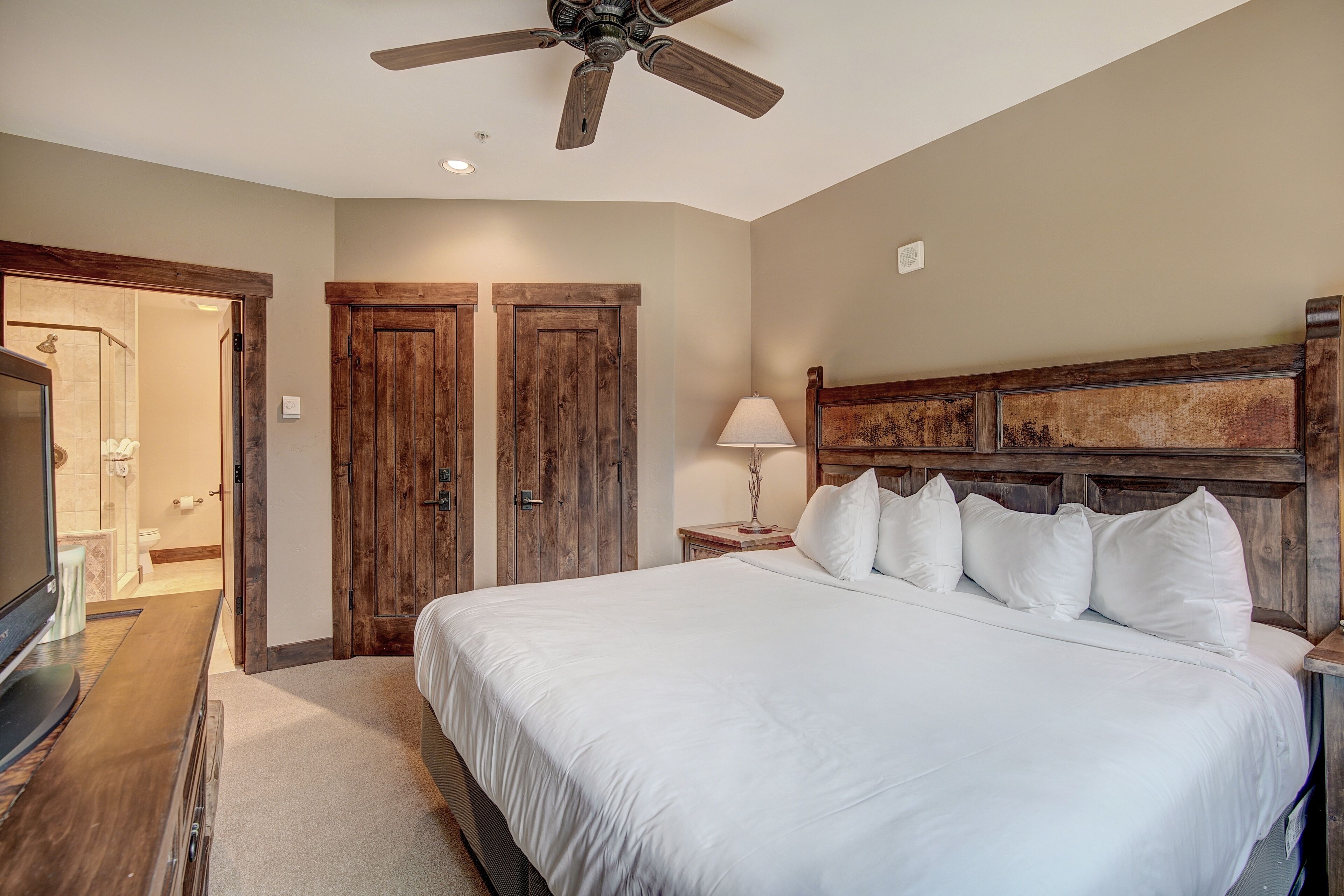 Condo, 1 Bedroom | 1 bedroom, cribs/infant beds, free WiFi