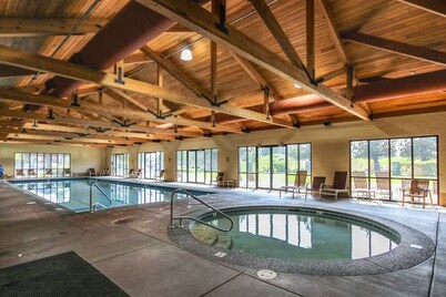 New! Eagle Crest ~ Private Home ~ Resort Access ~ Single Level