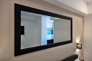 Basic Room, 1 King Bed, Non Smoking, City View - Fellini Design Suites (Rome)