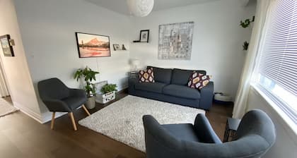 Upper Beaches Family Gem w/ private gym, huge backyard and parking