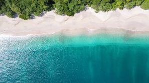 Plage à proximité, sable blanc, navette gratuite vers la plage