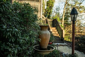 المنطقة المحيطة بالمنشأة