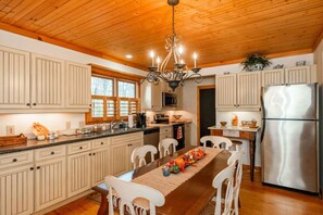 تناول الطعام