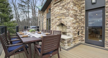 ✨Luxurious Mountaintop Lodge🏔️ Scenic Views🫧Hot Tub under the BIG SKY STARS 🌟