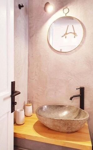 Apartment | Bathroom