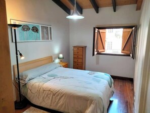 1 makuuhuone, silitysrauta/-lauta, ilmainen Wi-Fi, vuodevaatteet