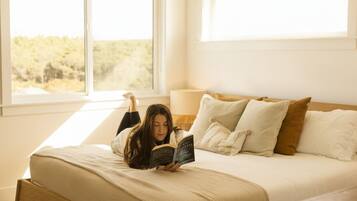 5 Schlafzimmer, Schreibtisch, Bügeleisen/Bügelbrett, Reisekinderbett