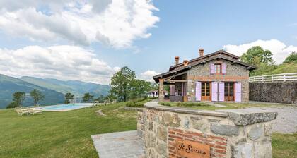 Appartements "Serrino Family" avec vue sur la montagne, piscine partagée et Wi-Fi