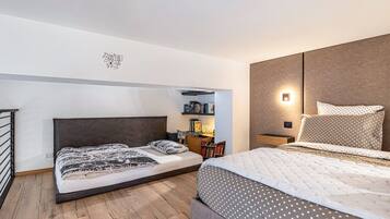 1 chambre, fer et planche Ă repasser, Wi-Fi gratuit, draps fournis