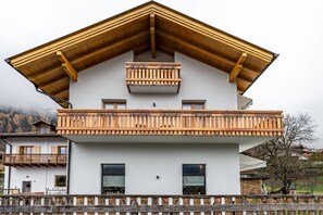 Exterior - Loft "Casa Facco" with Mountain View, Garden & Wi-Fi (Bocenago)