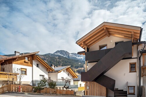 Ferienwohnung "Trojer 2" mit Bergblick, Whirlpool und WLAN