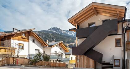 Ferienwohnung "Trojer 2" mit Bergblick, Whirlpool und WLAN