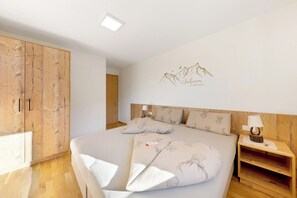 2 makuuhuonetta, silitysrauta/-lauta, ilmainen Wi-Fi, vuodevaatteet