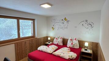 2 chambres, fer et planche Ă repasser, Wi-Fi gratuit, draps fournis