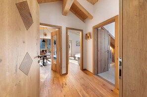 Interior - Töniglerhof "Apartment Morgensonne" with Mountain View, Garden & Wi-Fi (Trodena)